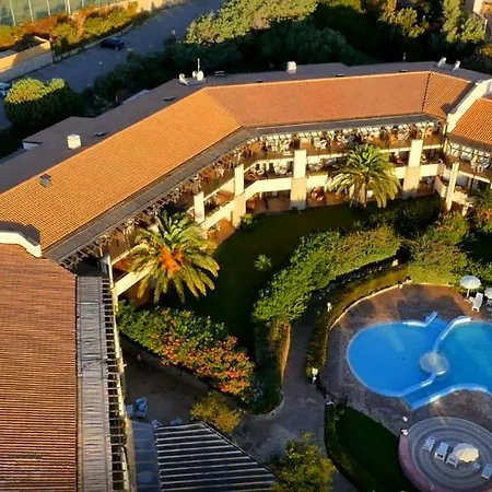 Swadeshi Club Sporting Hotel 4*